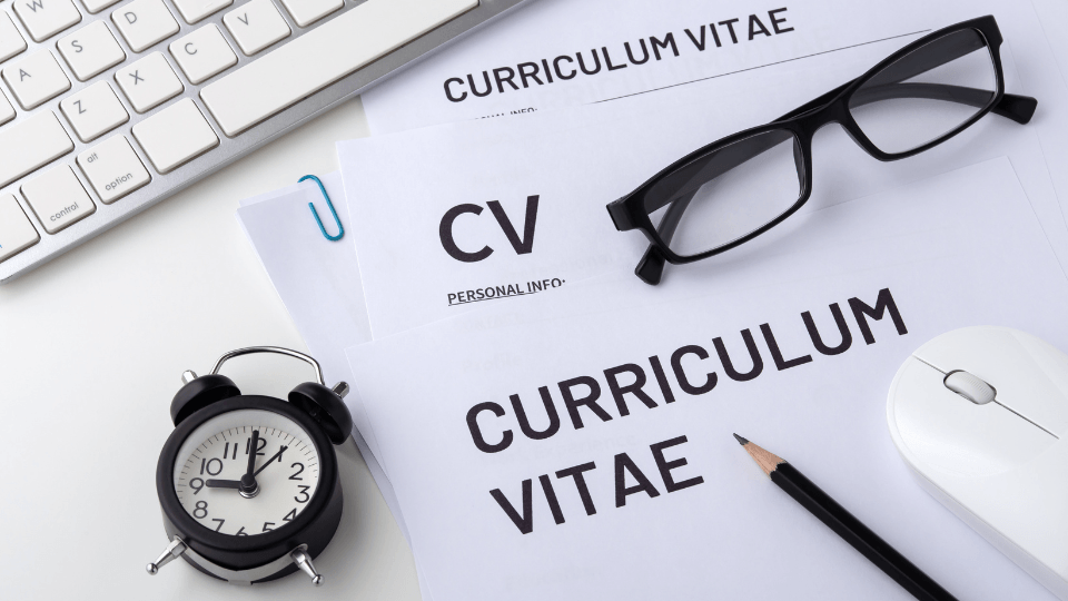 Faire un bon CV : 7 clés et outils gratuits